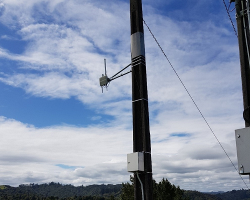 A LoRaWAN sensor mounted on a pole